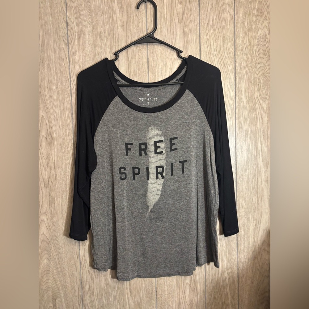American Eagle Outfitters Black and Gray Raglan Tee